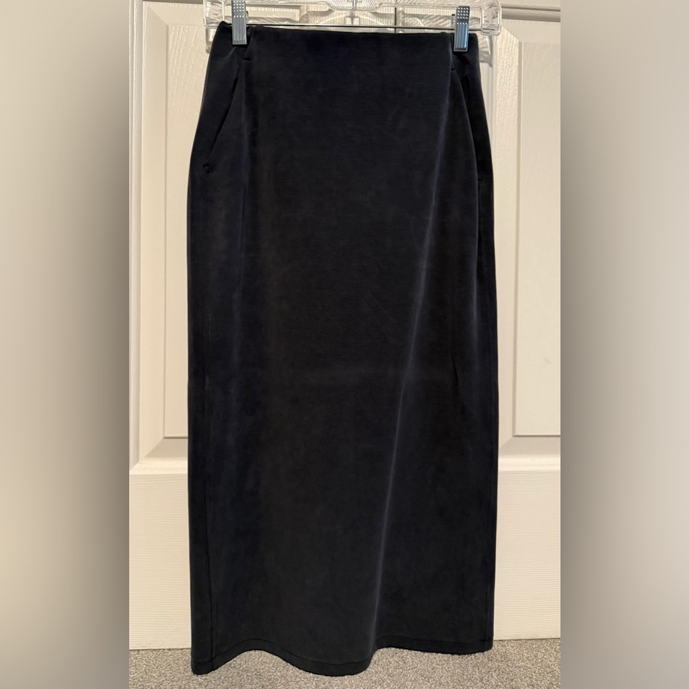 Lululemon Midi Skirt - Picture 5 of 6